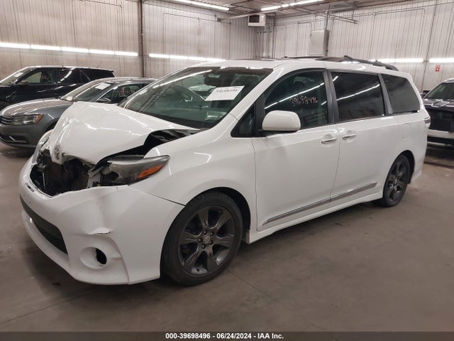 5TDXK3DC0FS686951 Toyota Sienna Se Premium 8 Passenger