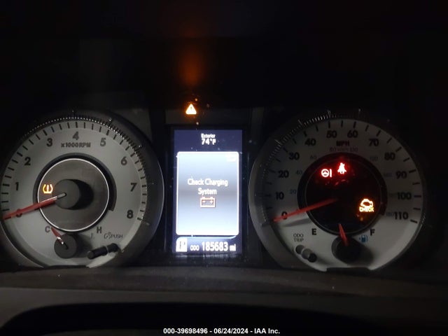 5TDXK3DC0FS686951 Toyota Sienna Se Premium 8 Passenger