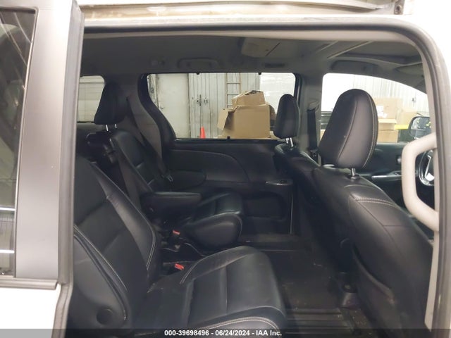 5TDXK3DC0FS686951 Toyota Sienna Se Premium 8 Passenger