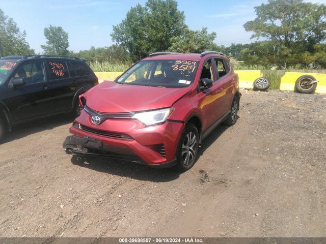 Toyota RAV4 LE 2016 JTMBFREV1GJ097584 Image 2