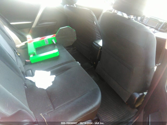 Toyota RAV4 LE 2016 JTMBFREV1GJ097584 Image 8