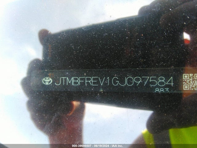 Toyota RAV4 LE 2016 JTMBFREV1GJ097584 Image 9