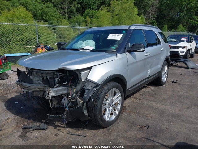 Ford EXPLORER XLT 2017 1FM5K7D86HGD35478 Image 2