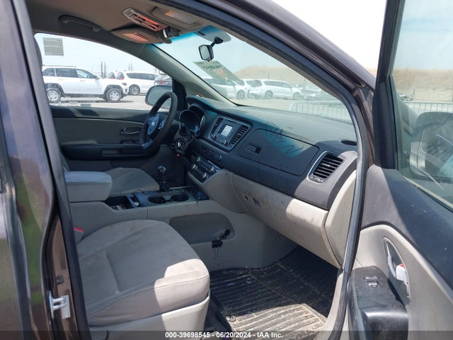 KIA SEDONA LX 2016 KNDMB5C17G6089795 Image 5