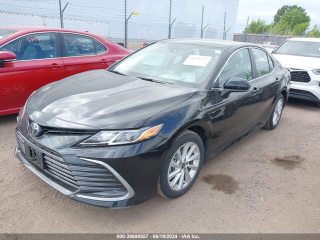 Toyota CAMRY LE 2024 4T1C11AK2RU223576 Image 2
