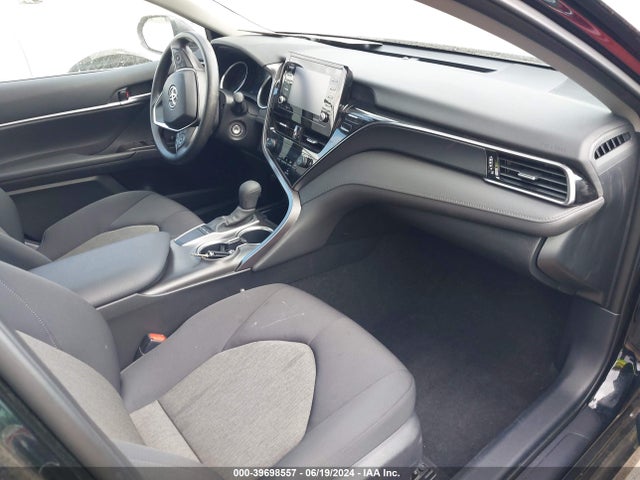Toyota CAMRY LE 2024 4T1C11AK2RU223576 Image 5