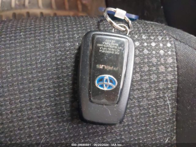 JTDL9MFU8M3029156 Toyota Prius Le Awd-e