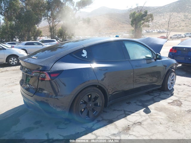2024 TESLA MODEL Y 7SAYGAEE1RF991798 Photo 3