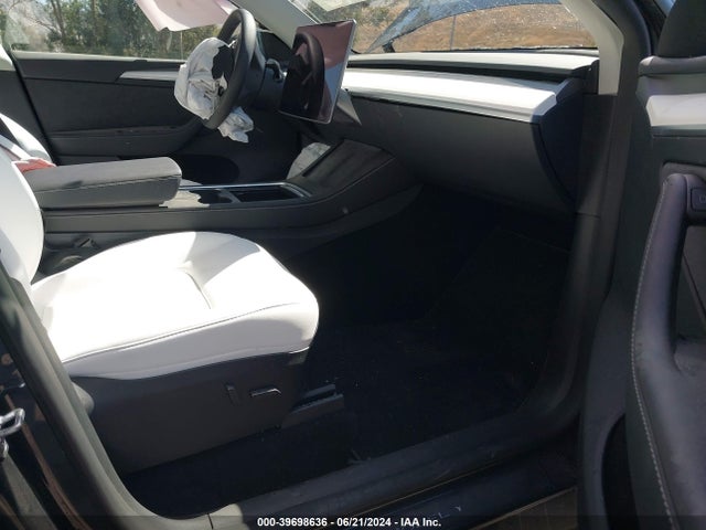 2024 TESLA MODEL Y 7SAYGAEE1RF991798 Photo 4