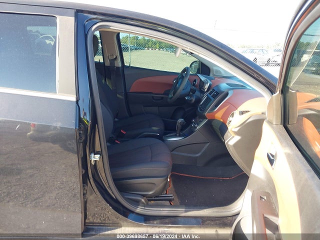 Chevrolet Sonic Lt Auto 2014 1G1JC6SH8E4135267 Image 5