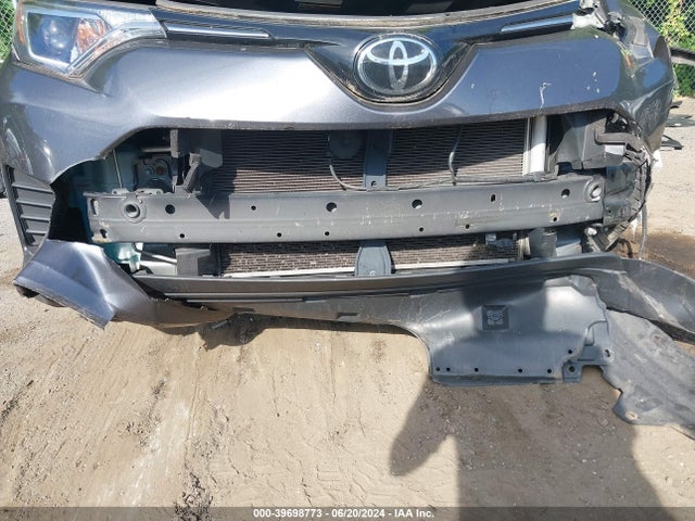 Toyota RAV4 LE 2017 JTMBFREV5HJ118373 Image 17
