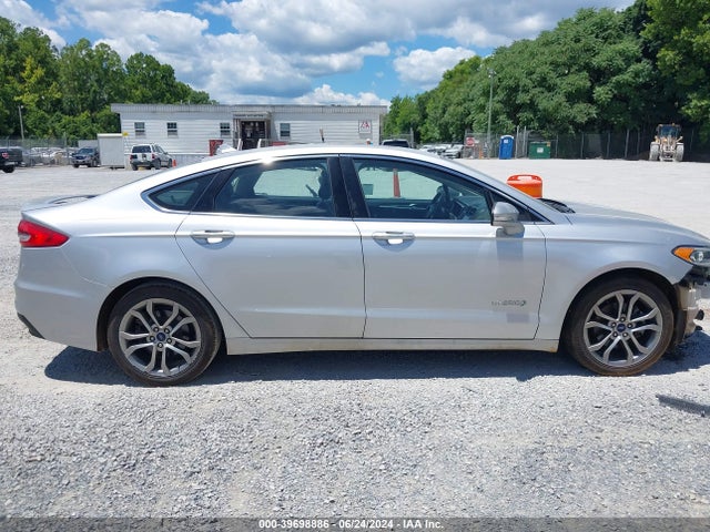 Ford Fusion Hybrid Titanium 2019 3FA6P0RU7KR117577 Image 13