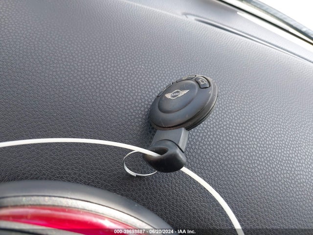 2010 MINI COOPER WMWMF3C55ATZ63398 Photo 10