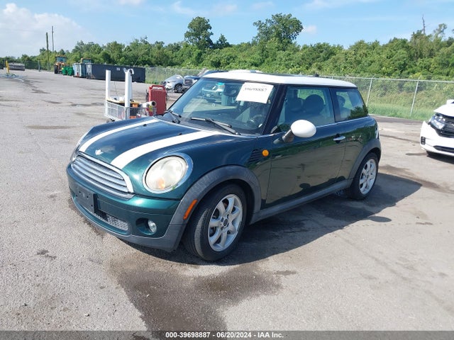 2010 MINI COOPER WMWMF3C55ATZ63398 Photo 1