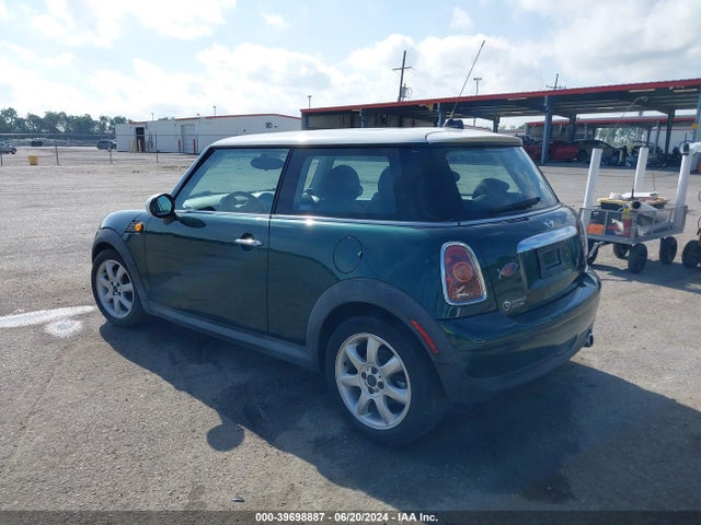 2010 MINI COOPER WMWMF3C55ATZ63398 Photo 2