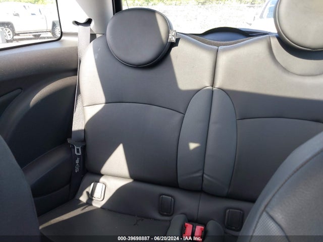 2010 MINI COOPER WMWMF3C55ATZ63398 Photo 7