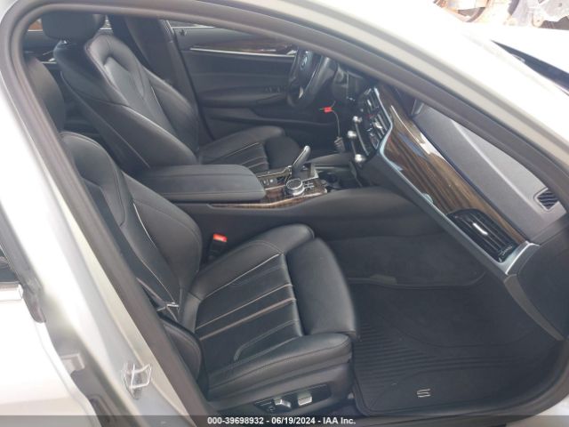 WBAJA7C57KWW27633 BMW 530i Xdrive