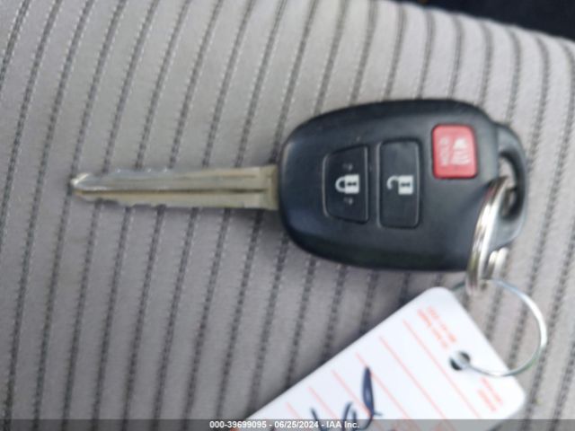 JTMZFREV4EJ004181 Toyota RAV4 LE