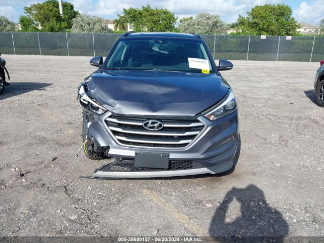 KM8J3CA20JU817455 Hyundai Tucson Value