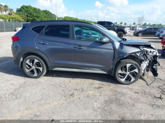 KM8J3CA20JU817455 Hyundai Tucson Value