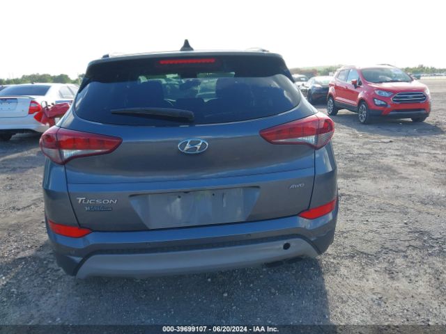 KM8J3CA20JU817455 Hyundai Tucson Value