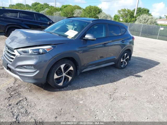 KM8J3CA20JU817455 Hyundai Tucson Value