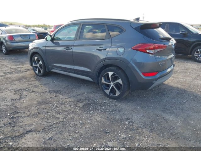KM8J3CA20JU817455 Hyundai Tucson Value