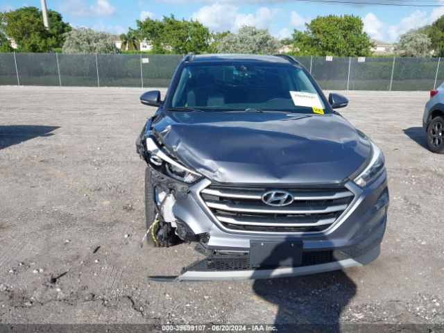 KM8J3CA20JU817455 Hyundai Tucson Value