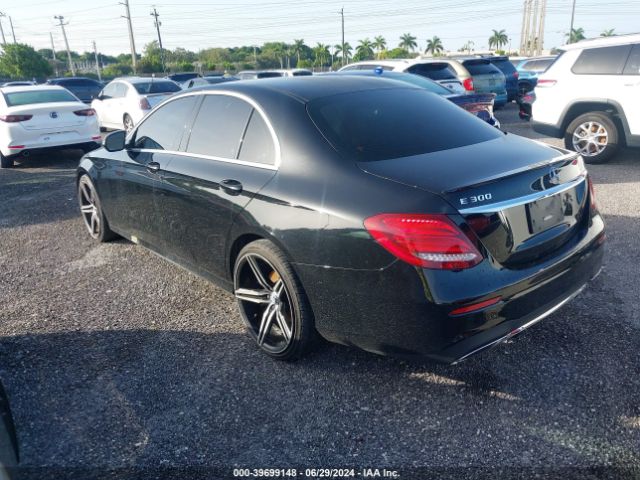 WDDZF4JB0HA144477 Mercedes-Benz E 300