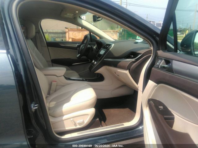 5LMCJ1C98KUL48790 Lincoln Mkc Standard
