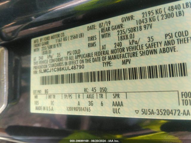 5LMCJ1C98KUL48790 Lincoln Mkc Standard