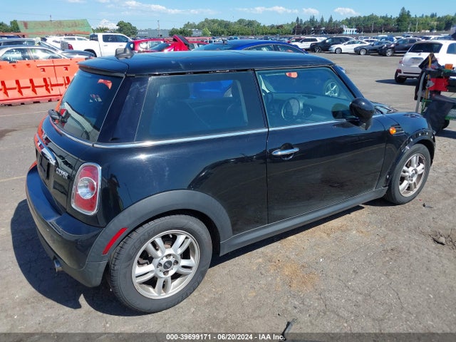 2012 MINI COOPER WMWSU3C59CT368800 Photo 3