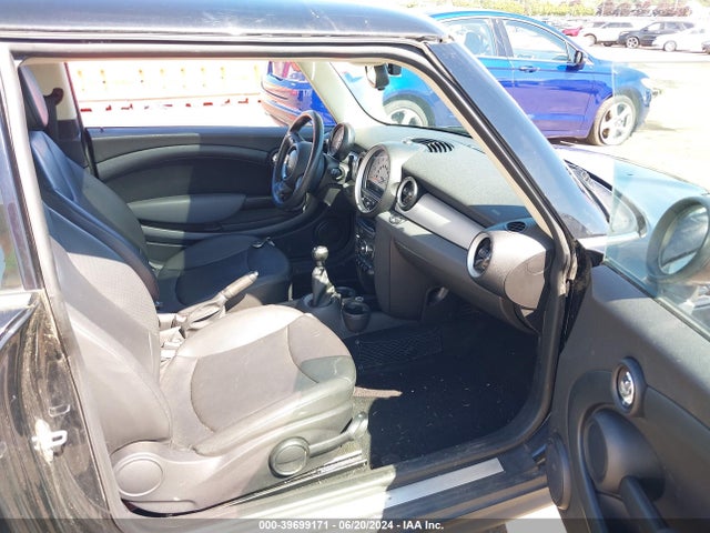 2012 MINI COOPER WMWSU3C59CT368800 Photo 4