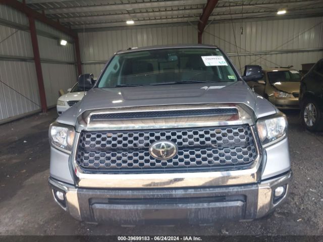 5TFUY5F1XJX743975 Toyota Tundra Sr5 5.7l V8