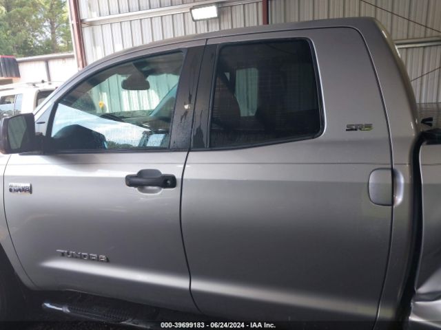 5TFUY5F1XJX743975 Toyota Tundra Sr5 5.7l V8