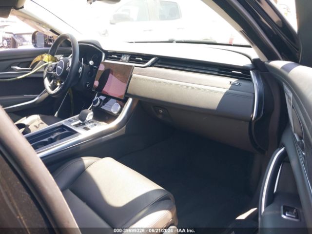 2022 JAGUAR XF SAJBG4FX5NCY90907 Photo 4