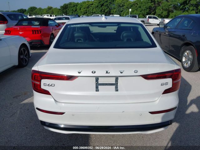 7JRL12FK6RG281810 Volvo S60 B5 Core Dark Theme