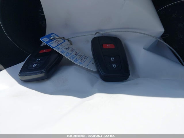 Toyota C-HR XLE 2019 NMTKHMBX8KR077345 Image 11