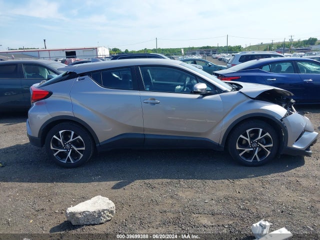 Toyota C-HR XLE 2019 NMTKHMBX8KR077345 Image 13