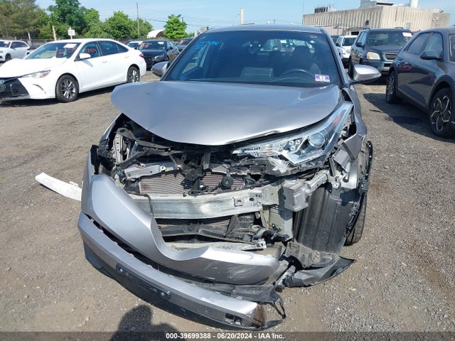 Toyota C-HR XLE 2019 NMTKHMBX8KR077345 Image 6