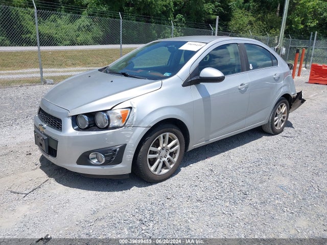 Chevrolet Sonic Lt Auto 2015 1G1JC5SH6F4137370 Image 2