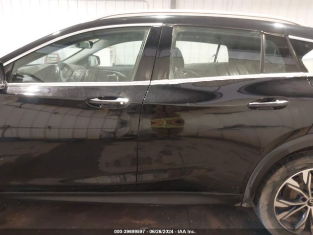 SJKCH5CR1HA026266 Infiniti Qx30 Premium