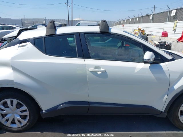 Toyota C-HR LE 2021 JTNKHMBX3M1112211 Image 13