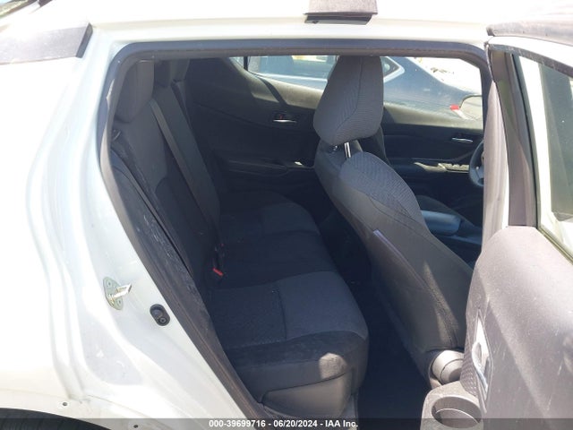 Toyota C-HR LE 2021 JTNKHMBX3M1112211 Image 8