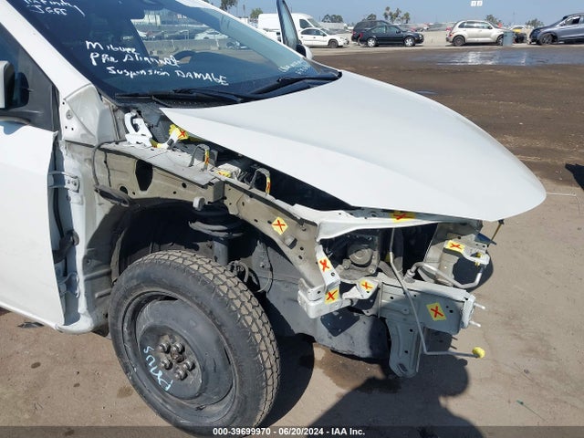 Toyota COROLLA SE 2017 5YFBURHEXHP651879 Image 6