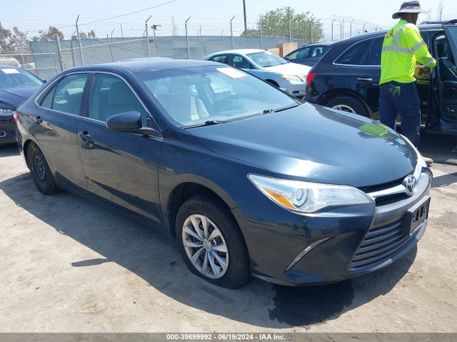 Toyota CAMRY LE 2017 4T1BF1FKXHU320528 Image 1