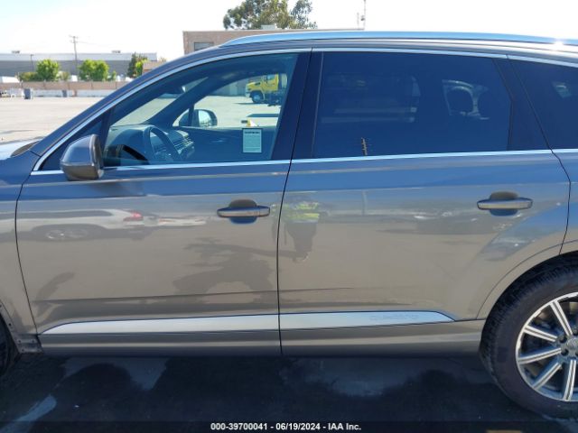 WA1LAAF76JD028278 Audi Q7 3.0t Premium