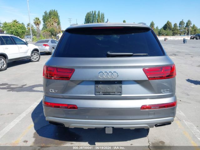 WA1LAAF76JD028278 Audi Q7 3.0t Premium