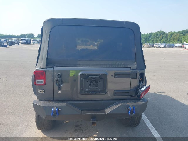 1C4BJWDG6HL704889 Jeep Wrangler Unlimited Sport 4x4
