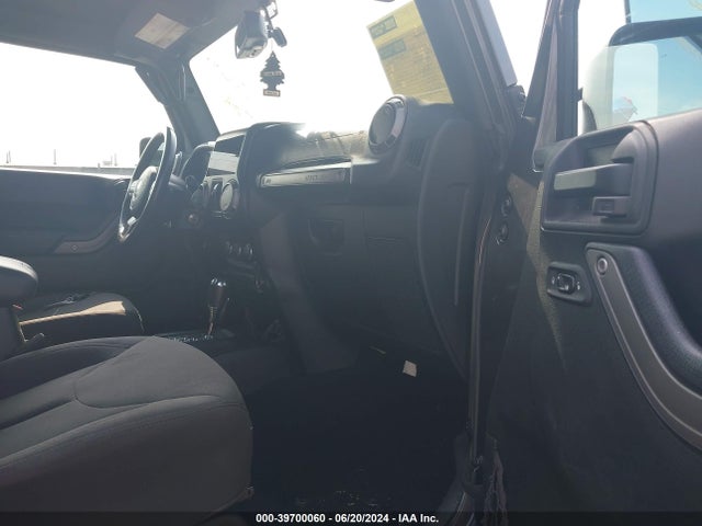 1C4BJWDG6HL704889 Jeep Wrangler Unlimited Sport 4x4